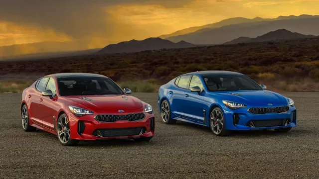 Kia Stinger zná českou cenu. Půvab nedá lacino