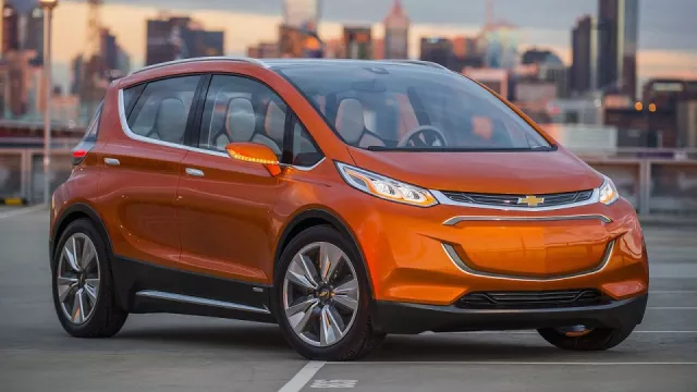 Novinky z Detroitu: Konečně elektromobil se solidním dojezdem