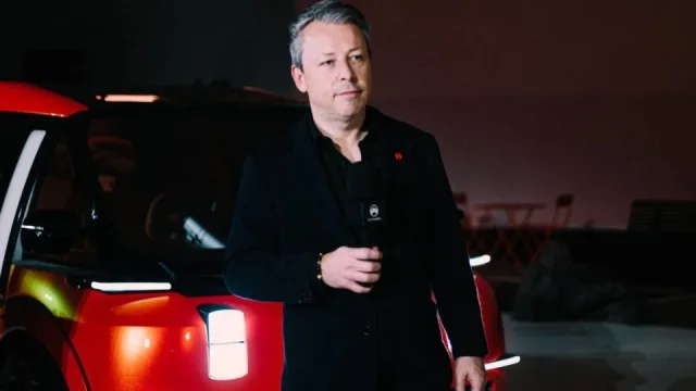 Funky, ale funkční, říká designový ředitel Citroënu o modelu ELO. V základu má i koule na petanque