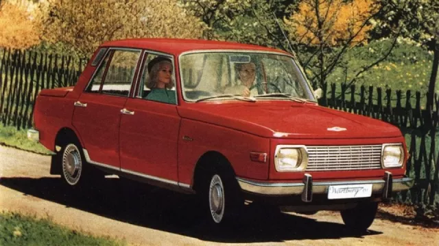 Retro: Východoněmecký Varan byl dvoutaktní smraďoch. Dnes se Wartburg 353 W prodává i za 100 tisíc