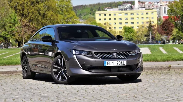 Test Peugeotu 508 Hybrid: Superbe boj se! Tohle je "Barbie Ken" mezi manažerskými vozy střední třídy