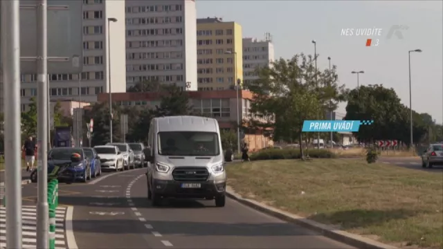 Elektromobilní kurýři pro města, test škodovek u Malagy, dříč do hor. Premiérový Autosalon připraven