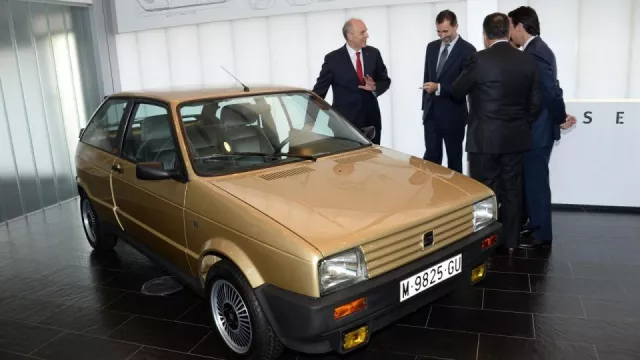 Překvapení pro krále: Seat mu zrestauroval jeho první auto