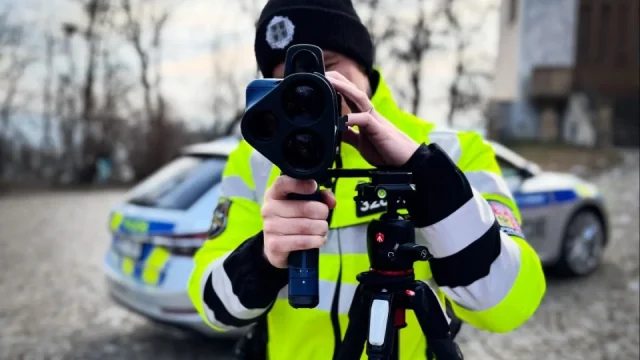 Pozor na rychlost: Už ve středu bude policie měřit po celém Česku. A předem naznačuje, kde to bude
