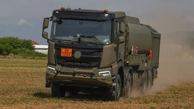 Tatra ukázala novinku pro armádu: S osmi koly bude vozit důležitý náklad a neřeší přísné emise