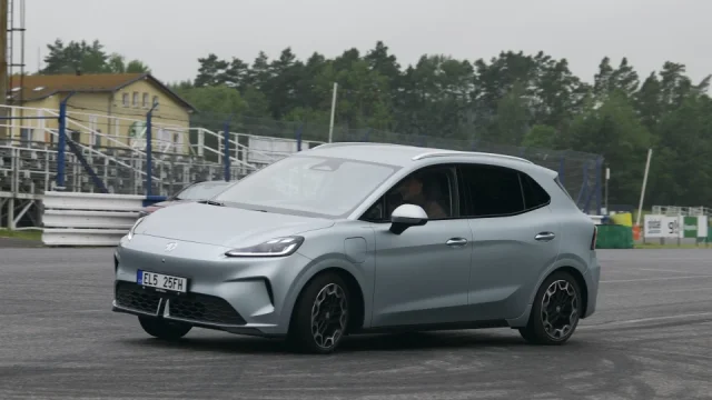Úspornější auto jsme ještě neřídili. Levné MG4 jezdí skoro zadarmo, ale má i velkou slabinu