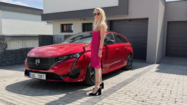 Tereza zjistila, že nový Peugeot 308 SW bude mít speciální funkci, kterou každého rozesměje