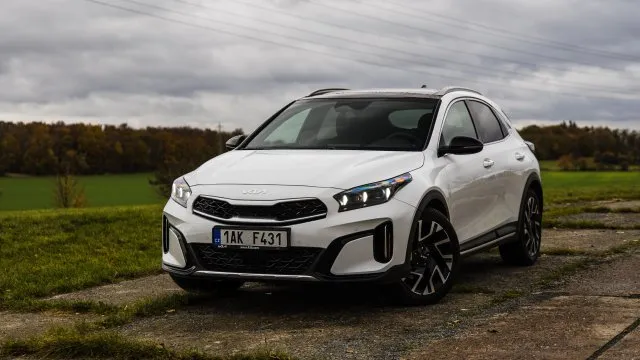 Populární auto pro běžné řidiče do důchodu neodchází. Dostalo nový motor a nabízí digitální detox