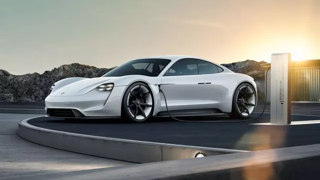 První sportovní elektromobil Porsche se jmenuje Taycan