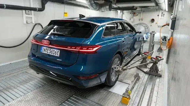 Test zimního dojezdu elektromobilů ukazuje, že problémy s mrazem se zatím vyřešit nepodařilo