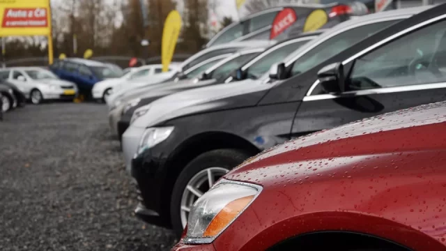 Po nákupu ojetiny řešil opravy každý druhý majitel. Servis za 50 tisíc korun není výjimkou