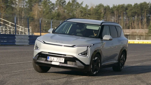 Nový konkurent Enyaqu jezdí příjemně. Spotřebou nás ale Kia EV5 moc neoslnila