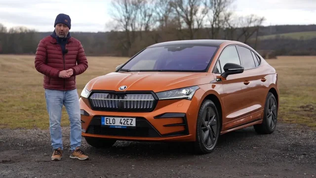 Zánovní Škoda Enyaq je k mání se slevou půl milionu korun. Baterie je skoro jako nová