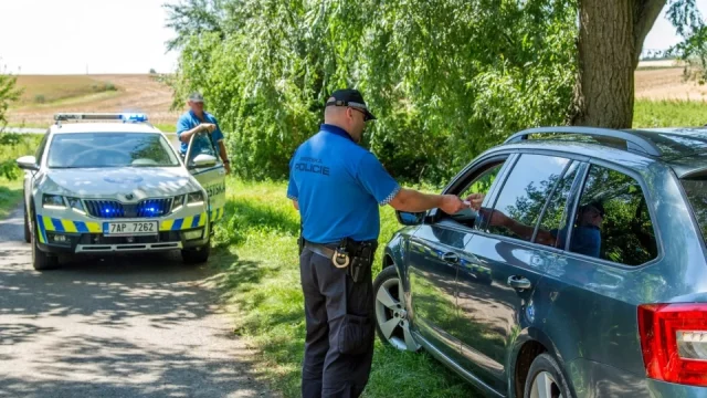 Městská policie má větší pravomoce, než se řidiči domnívají. Víme, jak je to s měřením rychlosti