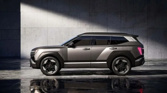 Takhle vypadá nový Hyundai Tucson. Populární SUV zásadně změnilo tvář, hran se nebojí
