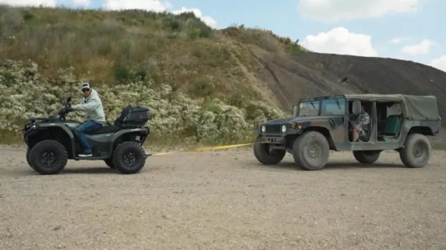 Lukáš Pešek řádil na čtyřkolce, která utáhne Hummer. S cenou začíná na 160 tisících korun