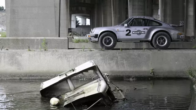 Zapomeňte na Cayenne. Terénní Porsche 911 je legenda