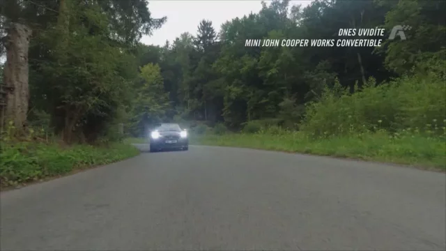 Podzim v kabriu, Ford Fiesta na zvedáku, tahač pod drobnohledem. Nový Autosalon ve středu na COOLu