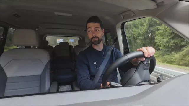 Volkswagen Multivan s pohonem všech kol jezdí jen jako plug-in hybrid. Není to vůbec špatná volba