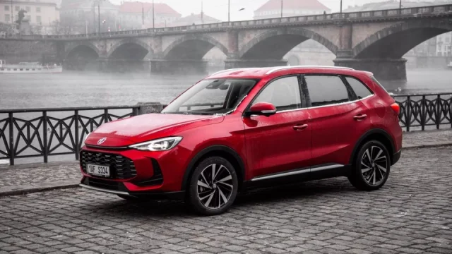 Čínská automobilka MG zlevnila téměř všechny modely o desítky tisíc. Tentokrát bez podmínek