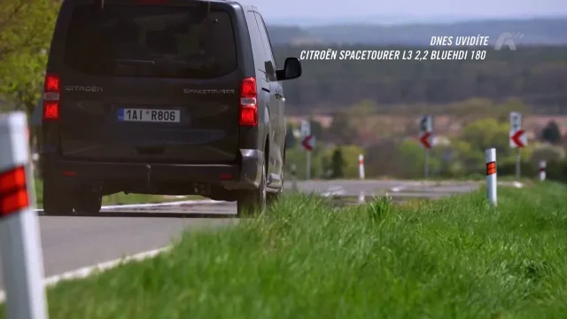 Místo rallye okruhy, plug-in hybrid s dojezdem do Říma i naháč od Triumphu. Nový Autosalon připraven