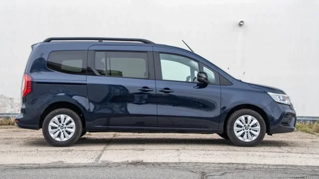 Praktická MPV se spalovacími motory stále nevymřela. Malé i velké Kangoo potěší obyčejné rodiny