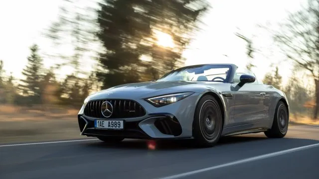 Tohle auto se rozumem nekupuje. Osmiválcový Mercedes-AMG SL 63 4Matic+ si vyberete hlavně srdcem