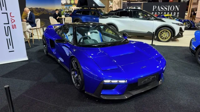Komentář: Nejlepší auto v Paříži je mimo hlavní show. Stojí přes 20 milionů a oslavuje spalováky