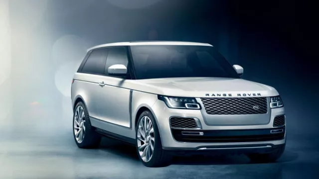 Luxus především. Třídveřový Range Rover SV Coupé.