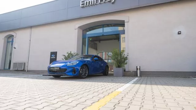 Subaru otevřelo v Praze nový showroom. Láká na speciální služby i vystavené vozy