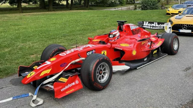 Formule z dálnice D4 se prodává za 10 milionů. Homologaci prý lze nahradit srdcem závodníka