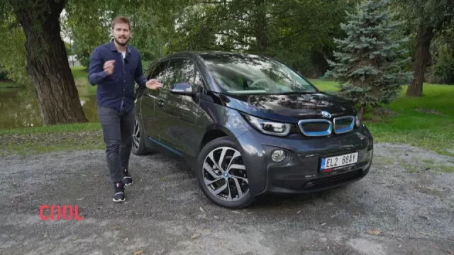 Pepa na Zetor balil holku. A Martin si pořádně posvítil na ojeté BMWi3