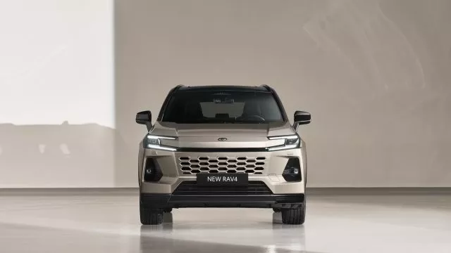 Toyota poslala na český trh novou RAV4. S hybridem startuje na 1,09 milionu korun