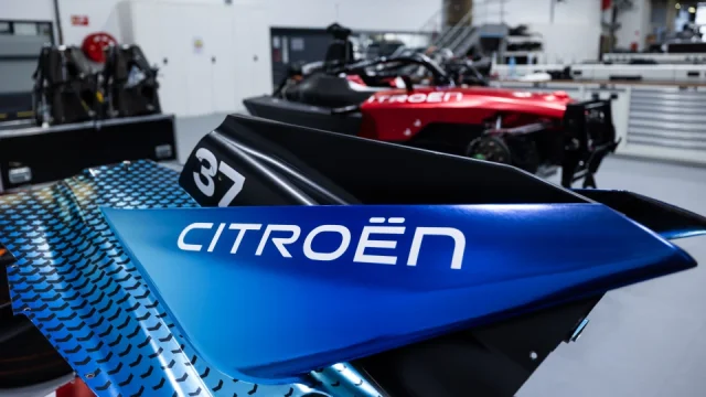 Elektrické formule budou příští rok v některých parametrech atakovat F1. Byli jsme na špionáži