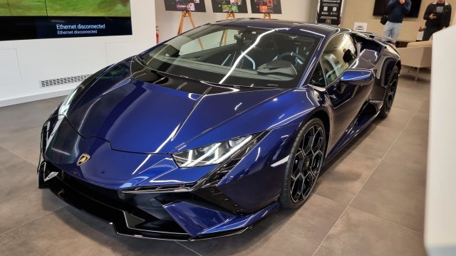 Lamborghini na nákupy i na závodní okruh. Huracán Tecnica s atmosférickým motorem V10 je v Česku!