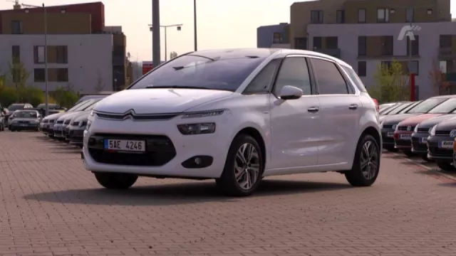 Autobazar: Citroën C4 Picasso II a Volkswagen Golf Sportsvan