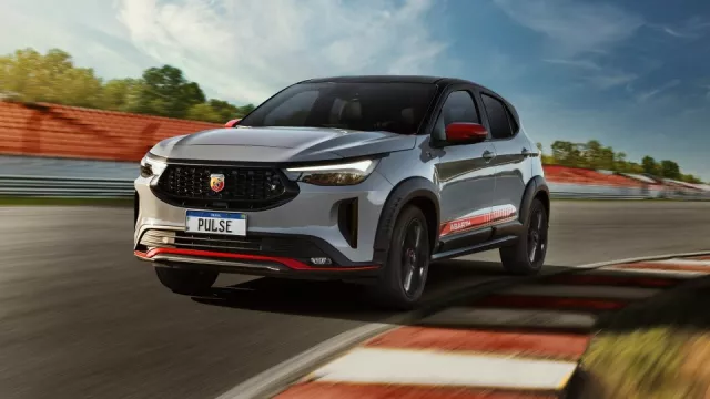 Abarth Pulse je pohledné SUV, které slibuje zábavu za volantem. Češi ale mají smůlu