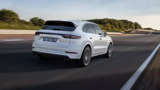 Nové Porsche Cayenne Turbo nabídne drtivou sílu