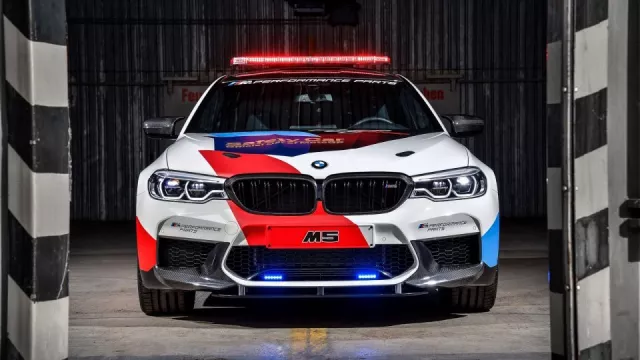 Seriál MotoGP má nový safety car. Impozantní BMW M5