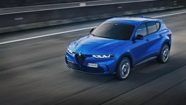 Alfa Romeo Tonale je na českém trhu s hybridním motorem. Proti konkurenci jde velikostí i výbavou