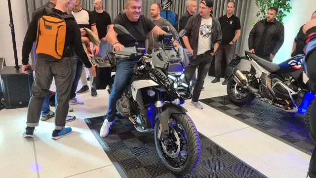 Dlouho očekávané cestovní enduro je v Česku. BMW GS 1300 je lehčí, výkonnější a futurističtější