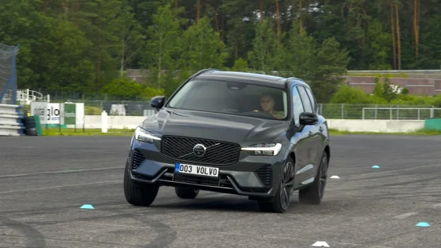 Je nesmírně rychlé a zároveň úsporné. Otestovali jsme omlazené Volvo XC60 s nejvýkonnějším motorem