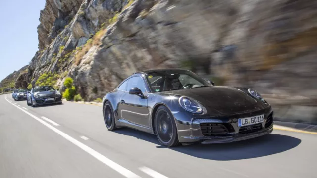 Nové Porsche 911 už se testuje. Podívejte se na ně