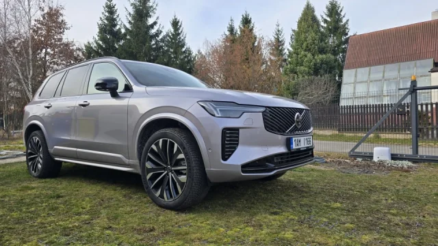 Test Volva XC90 B5 AWD: Luxus, prostor a bezpečí za super cenu s motorem, který se trápí
