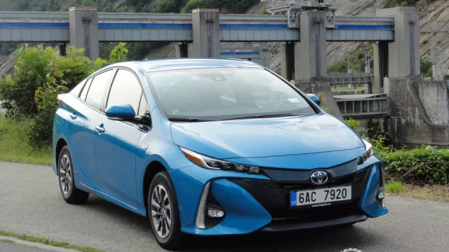 Toyota Prius PHEV - opravdu ekologická?