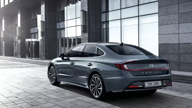 Hyundai nabídl první pohled na nový model Sonata