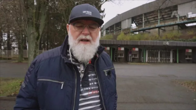 Dárek za nesmysl? Nesmysl! Bazarovka za pár kaček, s offroadem v Africe a elektromobilem po Evropě