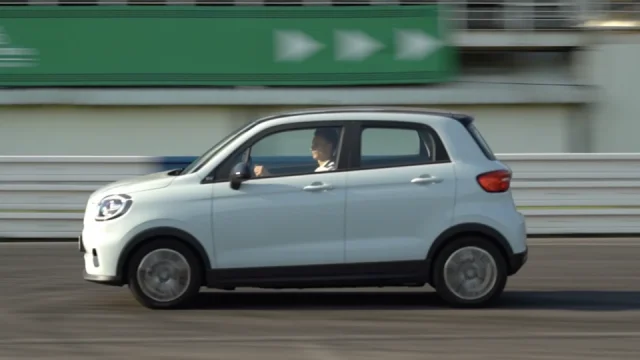 Tenhle lidový elektromobil není vůbec špatný. Leapmotor T03 stojí 470 tisíc a je velmi úsporný