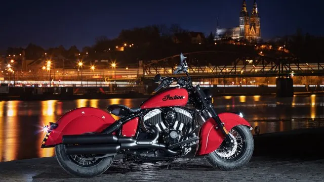 Indian představil jednu z nejhezčích retro motorek dekády. Prohlédli jsme si ji naživo