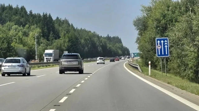 Řidiči se často mýlí v tom, co je podjíždění. Zbytečně tak riskují vysoké pokuty i zákaz řízení